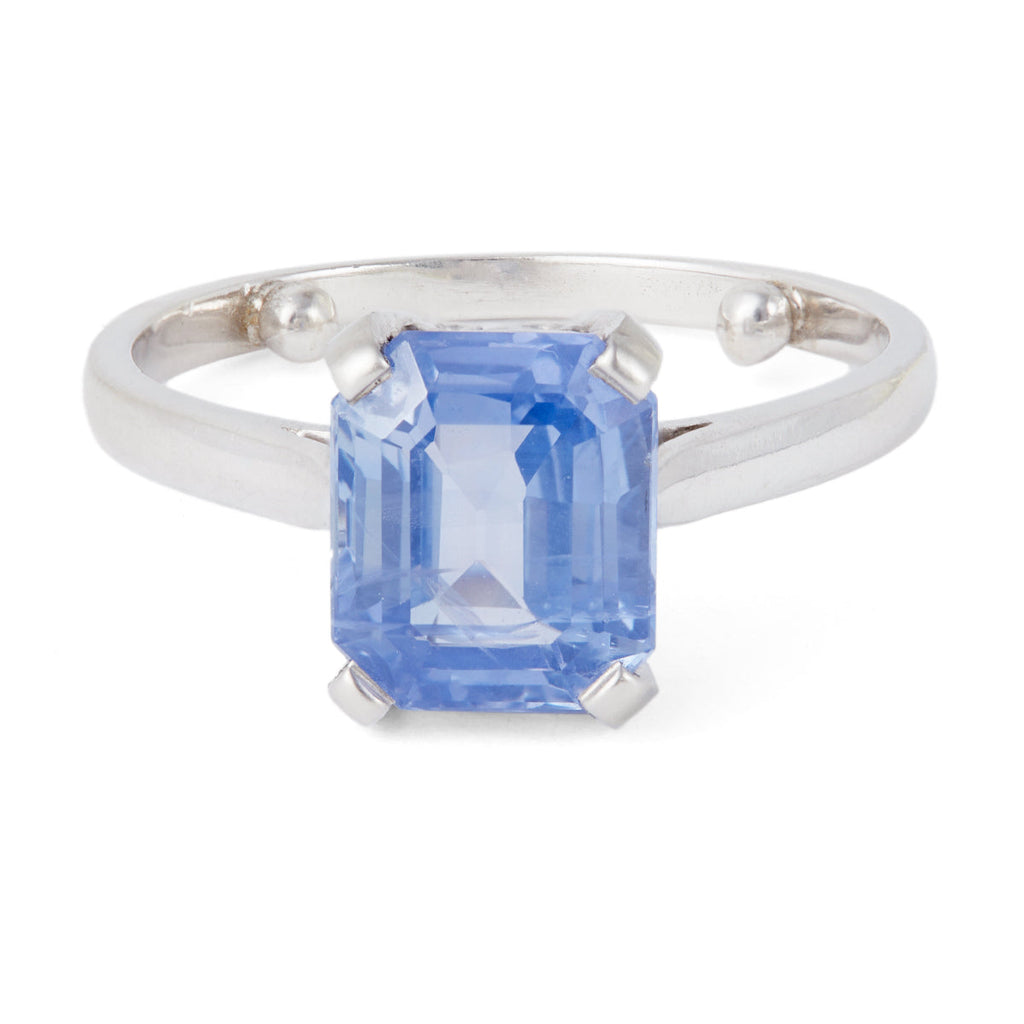Mid Century French 2.96 Carats Sapphire Platinum Solitaire Ring