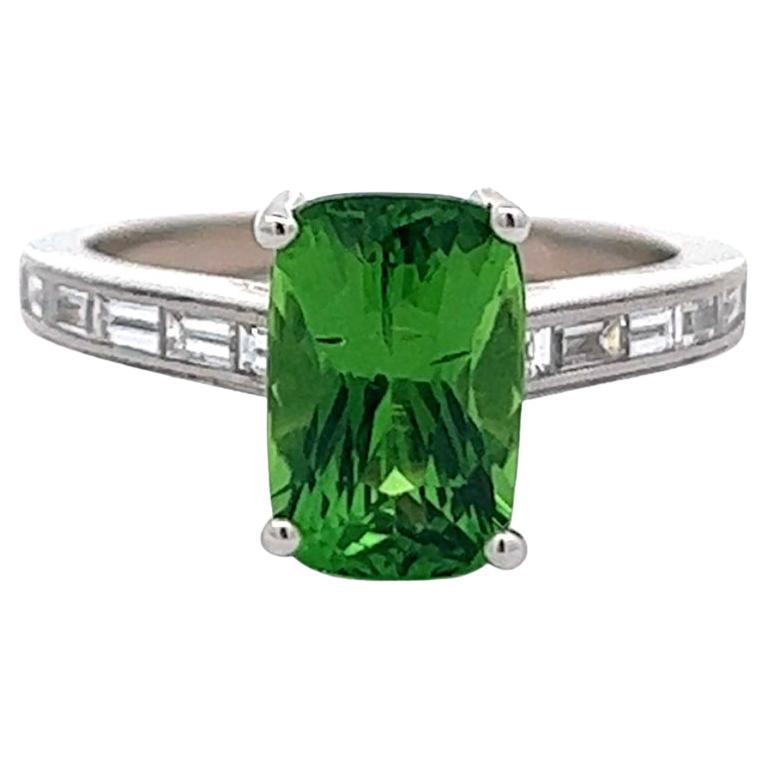 Vintage 3.04 Carats Tsavorite Garnet Diamond 18 Karat White Gold Ring